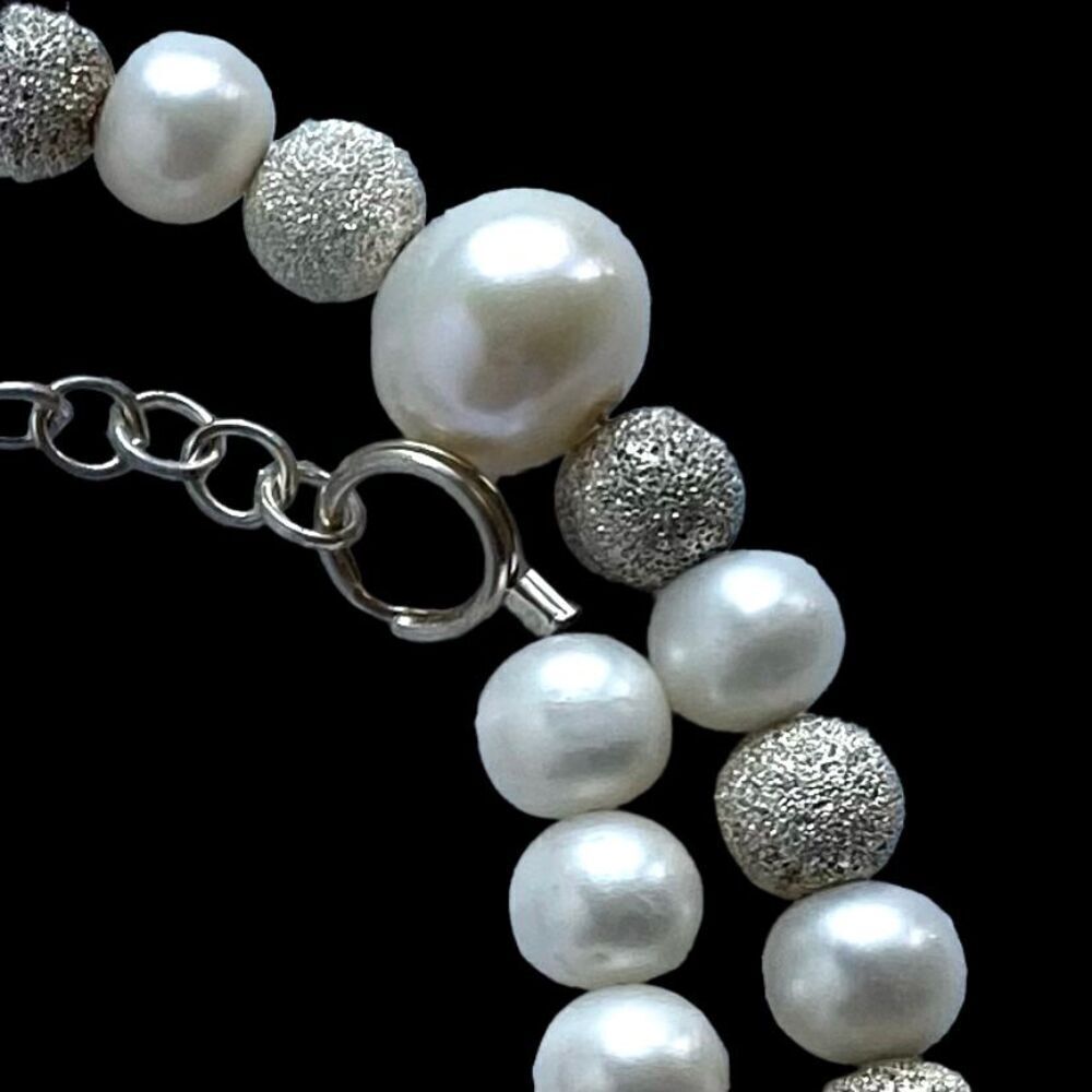 ON# Adjustable 18” - 23” Pearl Necklace with Silver clasp - Picture 2 of 8